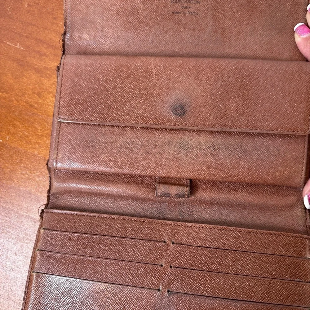 AUTHENTIC LOUIS VUITTON MONOGRAM SARAH WALLET MI0955